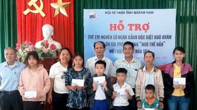 Hỗ trợ học sinh nghèo, hộ đặc biệt khó khăn tại Nam Giang và Đại Lộc
