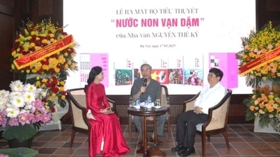 Launching the complete epic novel "Nuon son van dam" about President Ho Chi Minh
