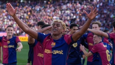 BARCA VÔ ĐỊCH LA LIGA: Bắt đầu đế chế “Dream team 3.0”