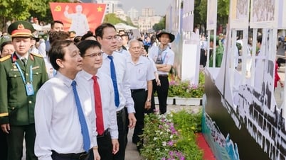 Trưng bày ảnh quý về cuộc đời và sự nghiệp Chủ tịch Hồ Chí Minh