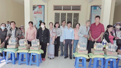 Hoa Thanh: Presenting 53 gifts to blind members