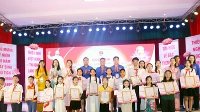 Hai thí sinh đến từ Trường PTTH Dân tộc nội trú Nghệ An và Tiểu học Hà Huy Tập 2 đoạt giải Nhất cuộc thi “Tìm hiểu thân thế, sự nghiệp Chủ tịch Hồ Chí Minh”