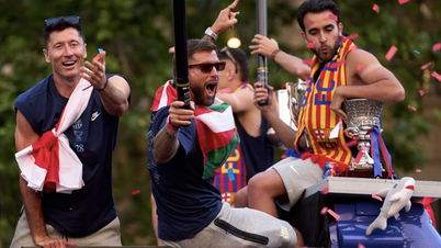 Katalonien feiert, Barcelona erhält jubelnd drei Meisterschaftstrophäen