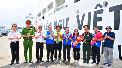 Đoàn công tác số 21 - TPHCM kết thúc chuyến hải trình thăm Trường Sa và Nhà giàn DK1