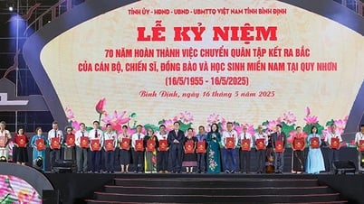 Célébration du 70e anniversaire de l'achèvement du transfert des troupes vers le Nord à Quy Nhon