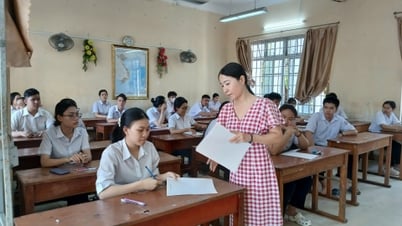 Centrarse en la revisión, ayudando a los estudiantes a ganar confianza antes del examen de graduación de la escuela secundaria.