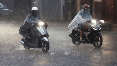 Đêm 17-5, nhiều khu vực trên cả nước có mưa to và dông