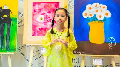 9-year-old girl donates art exhibition revenue to charity