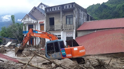 Flash floods cause landslides and traffic jams on DT.257B route, expected to reopen on the afternoon of May 18