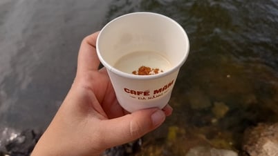 Hương vị quê hương: Cà phê mắm Đà Nẵng