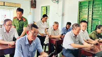 Người dân tham gia góp ý sửa đổi, bổ sung một số điều của Hiến pháp năm 2013