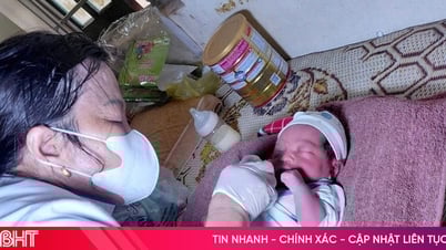 Bé trai sơ sinh bị bỏ rơi gần hội quán ở Hương Khê