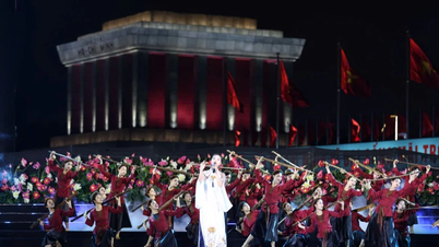 Touching special art program "You are Ho Chi Minh"