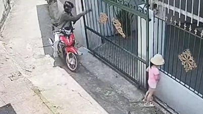 مقطع فيديو لـ"فتاة صغيرة تتعرض لحادث غير متوقع في حياتها العادية" صدم الجمهور الأسبوع الماضي