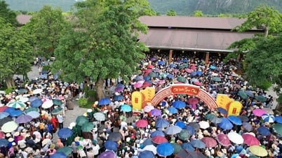 Công an khuyến cáo người dân đề phòng trộm cắp khi chiêm bái xá lợi Phật