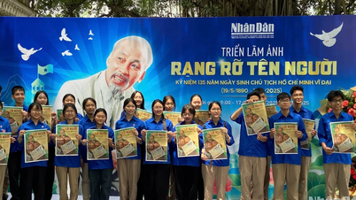 Triển lãm "Rạng rỡ tên Người" của Báo Nhân Dân: Nhớ về Người, lòng ta trong sáng hơn