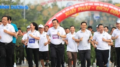 10.000 VĐV tham gia Giải việt dã "Chung tay xoá nhà tạm, nhà dột nát" tỉnh Bình Dương