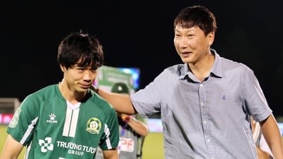 Coach Kim Sang Sik has a surprising move with Cong Phuong