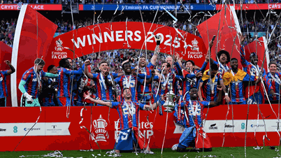Màn ăn mừng 'ngạo nghễ' của Crystal Palace