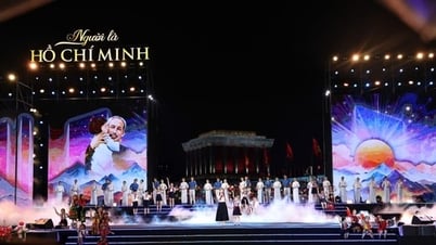 Tổng Bí thư Tô Lâm dự chương trình nghệ thuật đặc biệt “Người là Hồ Chí Minh”