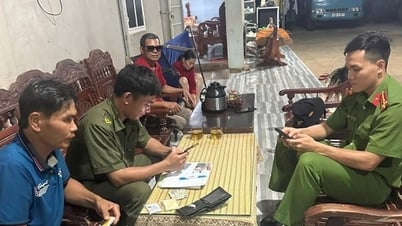 Công an Bà Rịa - Vũng Tàu hỗ trợ người dân góp ý sửa đổi Hiến pháp 2013 qua VNeID