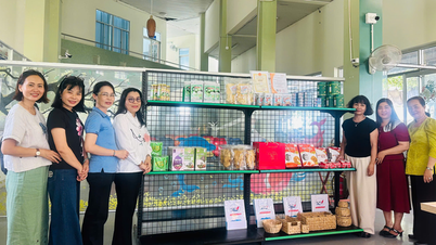 นำผลิตภัณฑ์ OCOP ของสตรีหัวซางเข้าใกล้นักท่องเที่ยวมากขึ้น