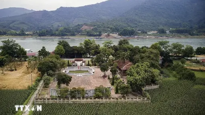 เยี่ยมชมโรงเรียนพิเศษฮัวบิ่ญซึ่งได้รับแรงบันดาลใจจากคำสอนของลุงโฮ