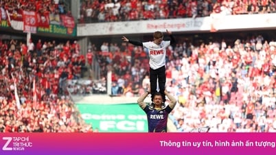 تدفقت حشود من الناس إلى الملعب للاحتفال بعودة كولونيا إلى الدوري الألماني