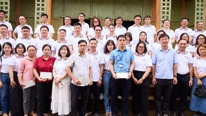 Studierende der Ho Chi Minh National Academy of Politics kehren zu ihren Wurzeln zurück und leisten Sozialarbeit an der ATK Dinh Hoa