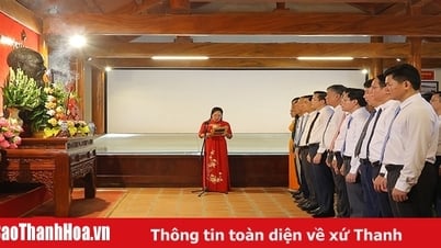 Thieu Hoa: Ofrenda de incienso para conmemorar el 135 cumpleaños del presidente Ho Chi Minh
