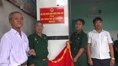 Remise de la Maison des vétérans de la commune de Vong Dong