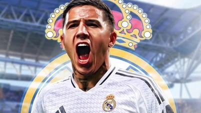 إنزو فرنانديز على وشك حزم حقائبه والذهاب إلى ريال مدريد، مفتونًا بتشافي.