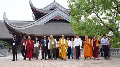 Phó Quốc vụ khanh Bộ Văn hoá nước Cộng hoà Ấn Độ thăm chùa Tam Chúc