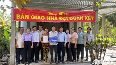 ស្រុក Go Cong Tay៖ ប្រគល់ផ្ទះមហាសាមគ្គី ជូនគ្រួសារលោក Do Quoc Canh