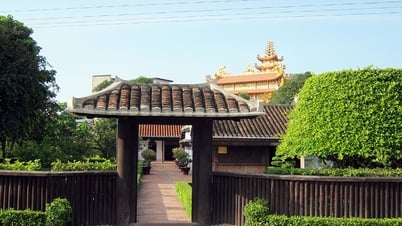 Thăm trường Dục Thanh nhớ Bác