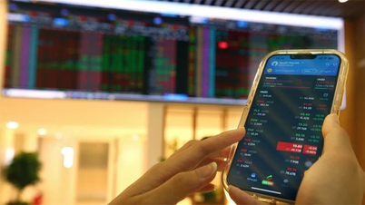 VIC tăng trần, VN-Index vẫn mất mốc 1.300 điểm
