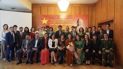 La Embajada de Vietnam en Bulgaria celebra el 135º cumpleaños del presidente Ho Chi Minh