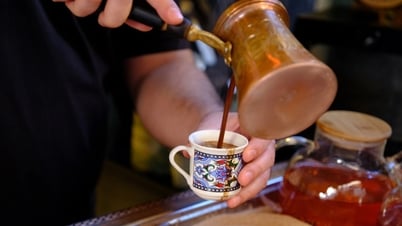 ホットサンドコーヒー：イスタンブールの中心に息づく伝統文化