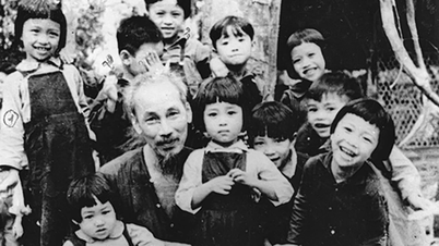 Children with Uncle Ho: Songs that live forever