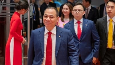 Cổ phiếu Vingroup tăng trần ngoạn mục, tài sản tỷ phú Vượng chạm mốc kỷ lục