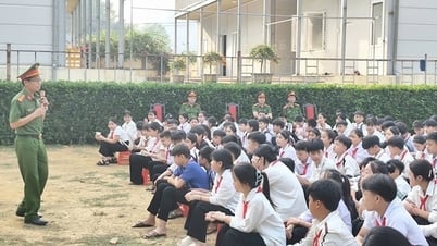 เสริมความรู้ทางกฎหมายและทักษะชีวิตให้กับนักเรียนในThanh Hoa