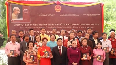 Ra mắt sách song ngữ 'Bác Hồ ở Thái Lan' dịp kỷ niệm 135 sinh nhật Bác