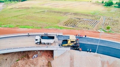 Thi công xuyên lễ trên các tuyến giao thông huyết mạch phía Nam