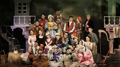 Tuoi Tre Theater의 뮤지컬 "No Family"는 2025년 여름에 큰 인기를 끌 것으로 기대됩니다.