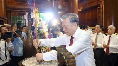 General Secretary To Lam offers incense to commemorate President Ho Chi Minh at Kim Lien Relic Site