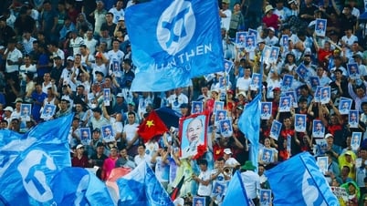 티엔 트롱 경기장은 관중들로 가득 찼다