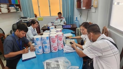 An Giang បង្កើត​ក្រុម​ការងារ​កំពូល​ដើម្បី​ទប់ស្កាត់​និង​បង្ក្រាប​ឧក្រិដ្ឋកម្ម​រត់ពន្ធ ការ​ក្លែងបន្លំ​ពាណិជ្ជកម្ម និង​ទំនិញ​ក្លែង​ក្លាយ