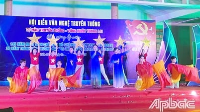 Университет Тяньзянг: Художественное представление «Гордость традиций – Твердые шаги в будущее»