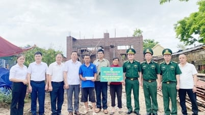 สถานีตำรวจชายแดนตราโก: ช่วยเหลือครัวเรือนยากจนด้วยเงิน 100 ล้านดองเพื่อสร้างบ้าน