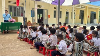 พิธีเปิดโครงการโรงเรียนในอำเภอซอนเตย์ จังหวัดกวางงาย
